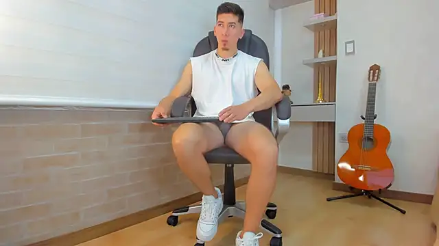 Snapshot of Tombarden chatting on 12/18/25, 07:09 Tombarden online show from 12/18/25, 07:09