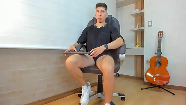 Snapshot of Tombarden chatting on 12/19/25, 07:32 Tombarden online show from 12/19/25, 07:32