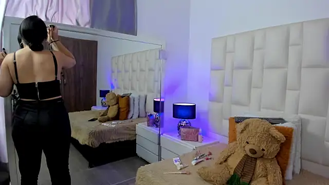 Ariana rouse online show from 04/11/26, 06:12