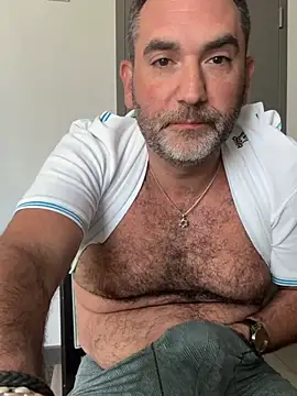 Snapshot of harrychest chatting on 06/09/26, 03:23 harrychest online show from 06/09/26, 03:23