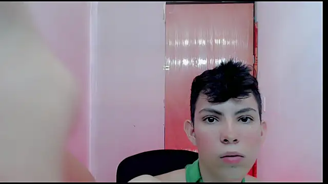 Snapshot of Alexxx_lov chatting on 01/28/25, 03:57 Alexxx lov online show from 01/28/25, 03:57