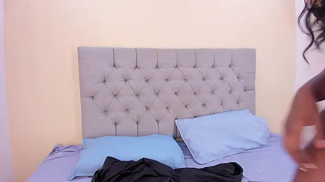 Snapshot of Dakkota_Fox chatting on 10/09/25, 04:21 Dakkota Fox online show from 10/09/25, 04:21