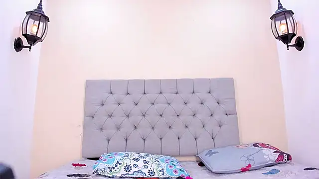 Snapshot of Dakkota_Fox chatting on 10/18/25, 01:19 Dakkota Fox online show from 10/18/25, 01:19