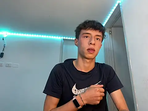 Juanmres online show from 10/10/25, 02:54