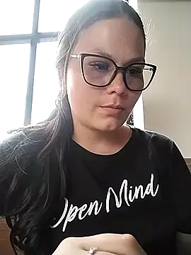 Snapshot of Vale_Saenzz chatting on 03/02/25, 07:02 Vale Saenzz online show from 03/02/25, 07:02