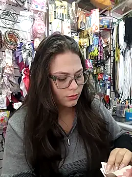 Snapshot of Vale_Saenzz chatting on 02/18/26, 06:15 Vale Saenzz online show from 02/18/26, 06:15