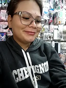 Snapshot of Vale_Saenzz chatting on 02/23/26, 10:29 Vale Saenzz online show from 02/23/26, 10:29