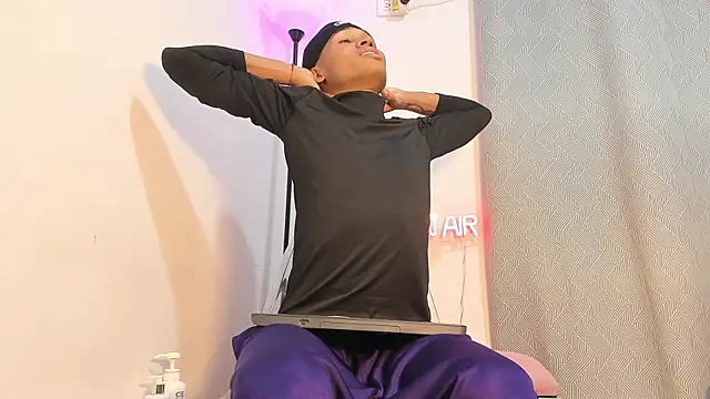 Snapshot of viankaa_miller chatting on 09/22/25, 02:57 viankaa miller online show from 09/22/25, 02:57