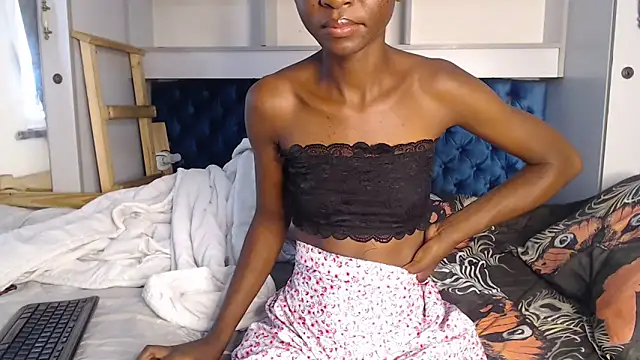 Snapshot of YoungDiva69 chatting on 02/03/25, 11:20 YoungDiva69 online show from 02/03/25, 11:20