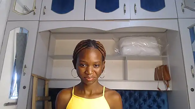 Snapshot of YoungDiva69 chatting on 02/06/25, 07:24 YoungDiva69 online show from 02/06/25, 07:24