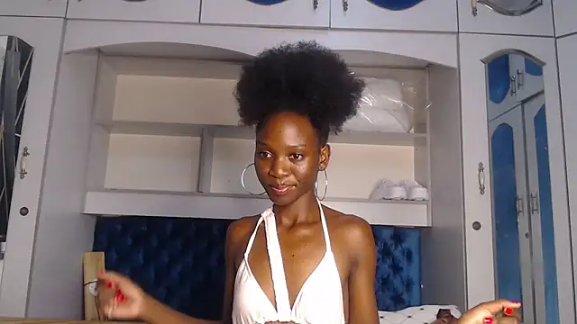 Snapshot of YoungDiva69 chatting on 02/15/25, 12:26 YoungDiva69 online show from 02/15/25, 12:26