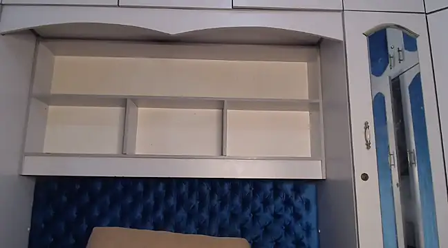 Snapshot of YoungDiva69 chatting on 03/10/25, 09:32 YoungDiva69 online show from 03/10/25, 09:32