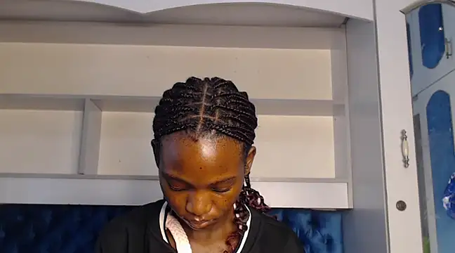 Snapshot of YoungDiva69 chatting on 03/15/25, 09:41 YoungDiva69 online show from 03/15/25, 09:41