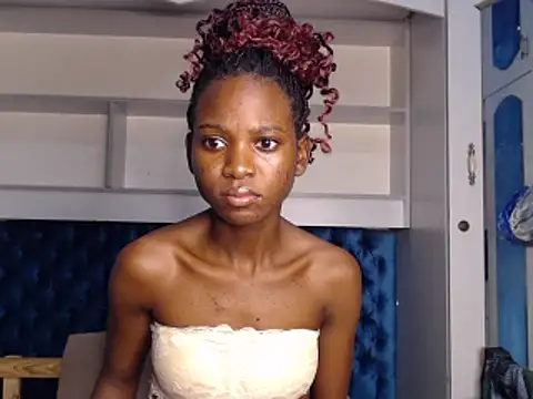 Snapshot of YoungDiva69 chatting on 03/20/25, 12:51 YoungDiva69 online show from 03/20/25, 12:51