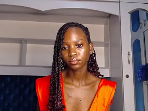 Snapshot of YoungDiva69 chatting on 03/21/25, 07:02 YoungDiva69 online show from 03/21/25, 07:02