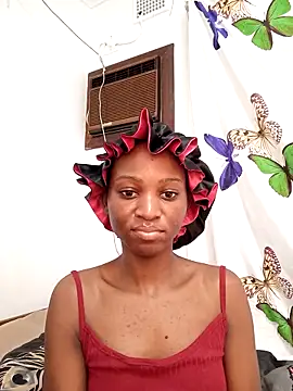 Snapshot of YoungDiva69 chatting on 09/23/25, 02:31 YoungDiva69 online show from 09/23/25, 02:31