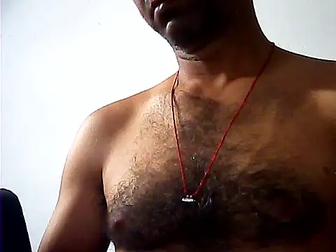 Snapshot of Nightservice27 chatting on 10/13/25, 04:18 Nightservice27 online show from 10/13/25, 04:18