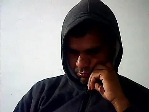 Snapshot of Nightservice27 chatting on 11/10/25, 04:17 Nightservice27 online show from 11/10/25, 04:17