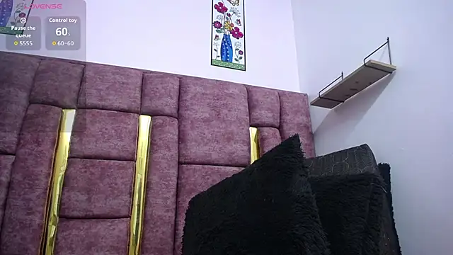 VICTORIAHANK  online show from 01/13/26, 06:57