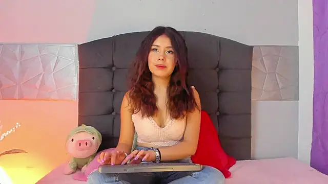 Alice evans lov online show from 02/10/25, 05:14