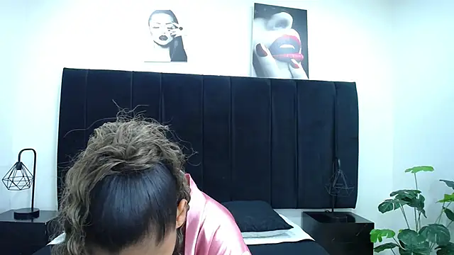 CamiilaReyes online show from 01/10/26, 04:09