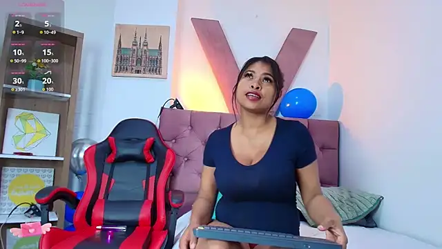 CamiilaReyes online show from 06/01/26, 12:51
