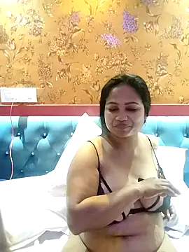 Snapshot of hornysania123 chatting on 02/02/25, 10:06 hornysania123 online show from 02/02/25, 10:06