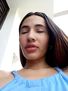 Snapshot of -Nicol chatting on 02/18/25, 01:33 -Nicol online show from 02/18/25, 01:33