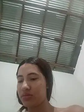 Snapshot of -Nicol chatting on 10/24/25, 10:00 -Nicol online show from 10/24/25, 10:00