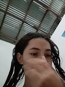 Snapshot of -Nicol chatting on 11/08/25, 10:04 -Nicol online show from 11/08/25, 10:04