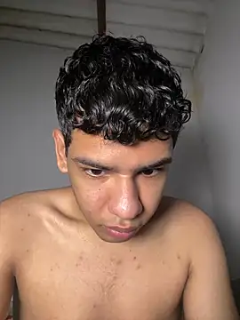 Snapshot of Santiago-Thompson chatting on 10/17/25, 08:00 Santiago-Thompson online show from 10/17/25, 08:00