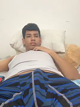 Snapshot of Santiago-Thompson chatting on 10/23/25, 03:33 Santiago-Thompson online show from 10/23/25, 03:33