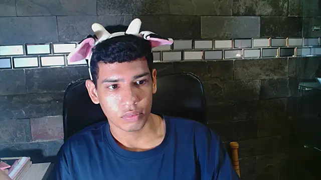 Snapshot of Santiago-Thompson chatting on 10/24/25, 11:45 Santiago-Thompson online show from 10/24/25, 11:45