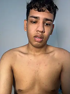 Snapshot of Santiago-Thompson chatting on 11/11/25, 08:20 Santiago-Thompson online show from 11/11/25, 08:20