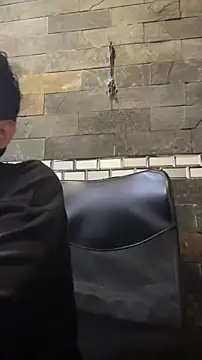 Snapshot of Santiago-Thompson chatting on 11/21/25, 09:57 Santiago-Thompson online show from 11/21/25, 09:57