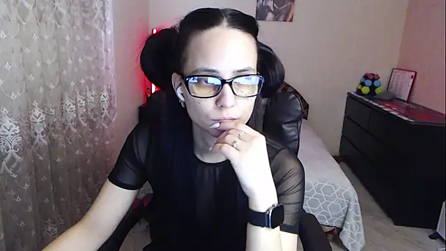 Kriss brunette 5 online show from 02/19/26, 08:21