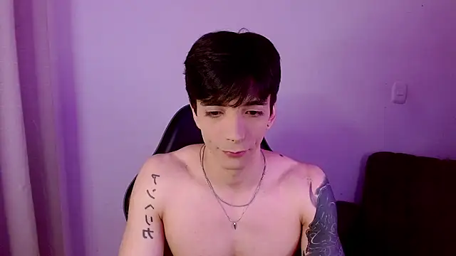 Snapshot of H3ll_B0I chatting on 07/19/26, 07:34 H3ll B0I online show from 07/19/26, 07:34