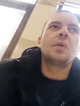 Milankure111 online show from 02/25/25, 05:15