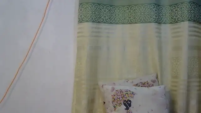 Snapshot of undressed_princesss chatting on 06/06/26, 10:42 undressed princesss online show from 06/06/26, 10:42