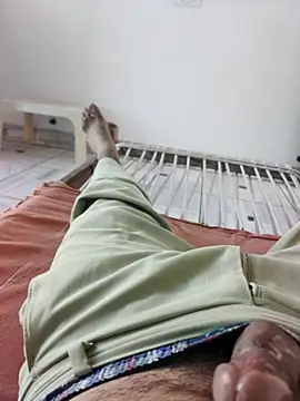 xmanrawan2 online show from 10/13/25, 04:45