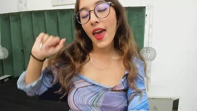 Snapshot of MelodyWinx chatting on 02/03/25, 08:13 MelodyWinx online show from 02/03/25, 08:13