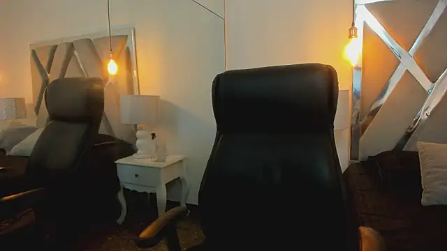 Snapshot of MelodyWinx chatting on 10/23/25, 07:45 MelodyWinx online show from 10/23/25, 07:45