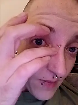 Snapshot of Astrid-Gilbert chatting on 02/03/25, 08:03 Astrid-Gilbert online show from 02/03/25, 08:03