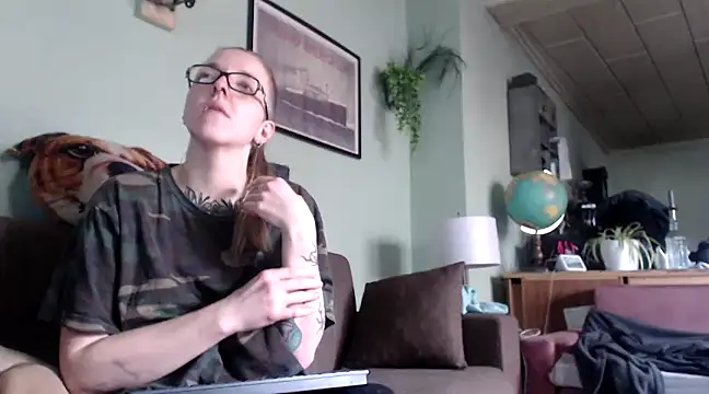 Snapshot of Astrid-Gilbert chatting on 02/26/25, 12:03 Astrid-Gilbert online show from 02/26/25, 12:03