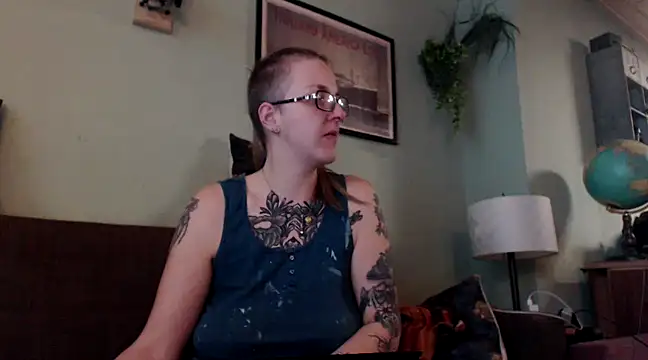 Snapshot of Astrid-Gilbert chatting on 03/02/25, 05:58 Astrid-Gilbert online show from 03/02/25, 05:58