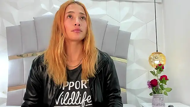 zoe taylorr1 online show from 03/08/25, 10:43