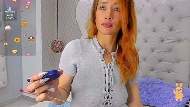 zoe taylorr1 online show from 12/15/25, 11:47