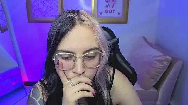 Hela v online show from 01/17/26, 08:01