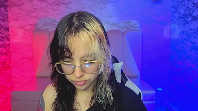 Hela v online show from 03/21/26, 01:05