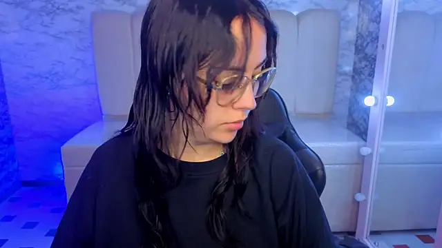 Hela v online show from 04/13/26, 01:05